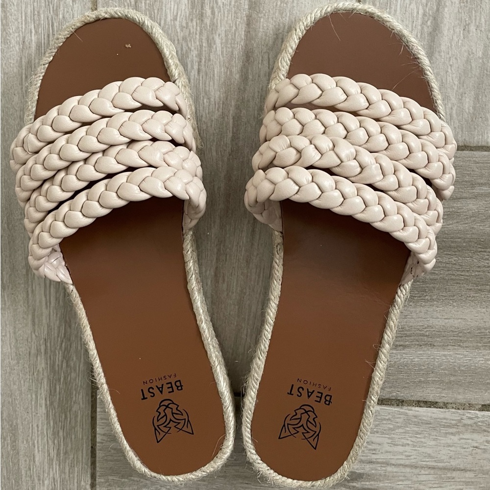 Beast brand ladies open toe casual sandals, size 9.